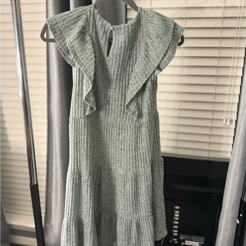 GIRLS SOFT VELVET RUFFLE DRESS - Picture 2 of 3